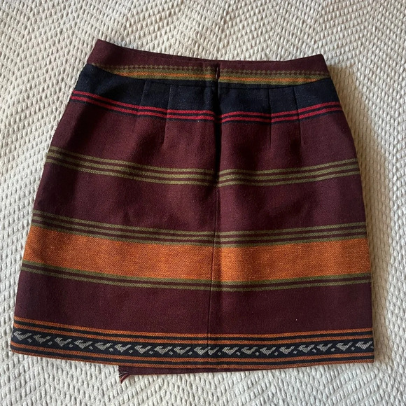 ๐ค Beautiful Ann Taylor Loft Tribal Aztec Skirt๐ค - Picture 5 of 7